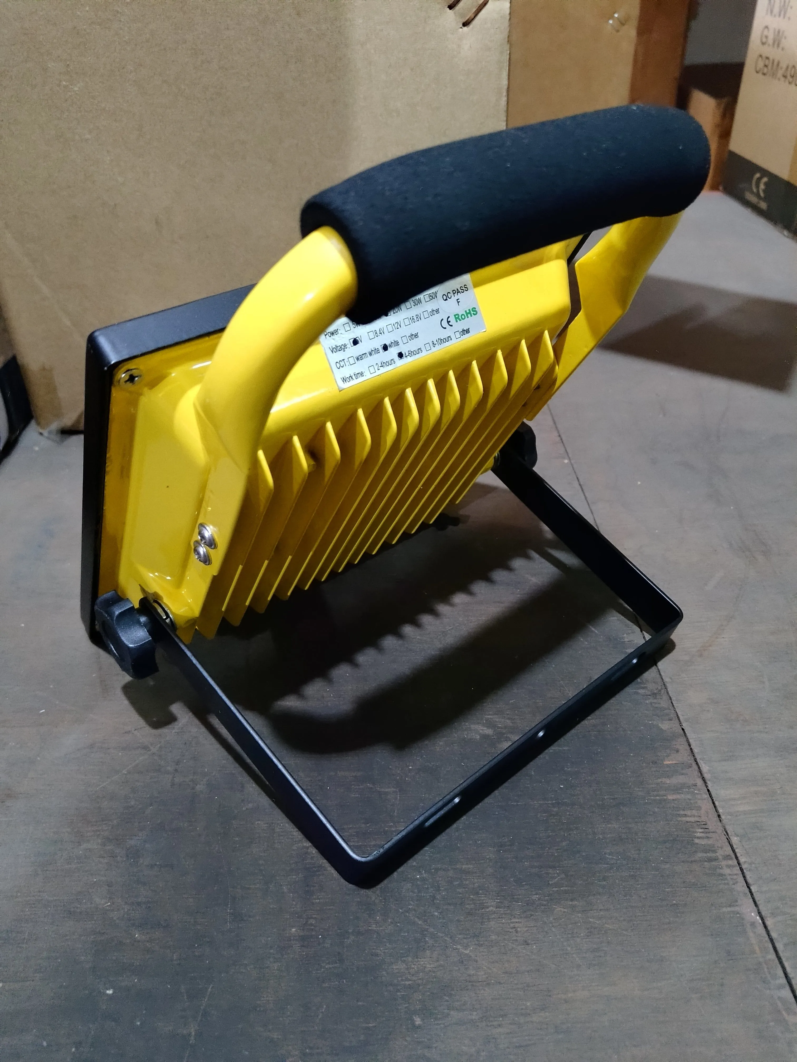 Aiko 20W LED Rechargeable Sport Lamp Flood Light | Model: LED-GYRLF20A2