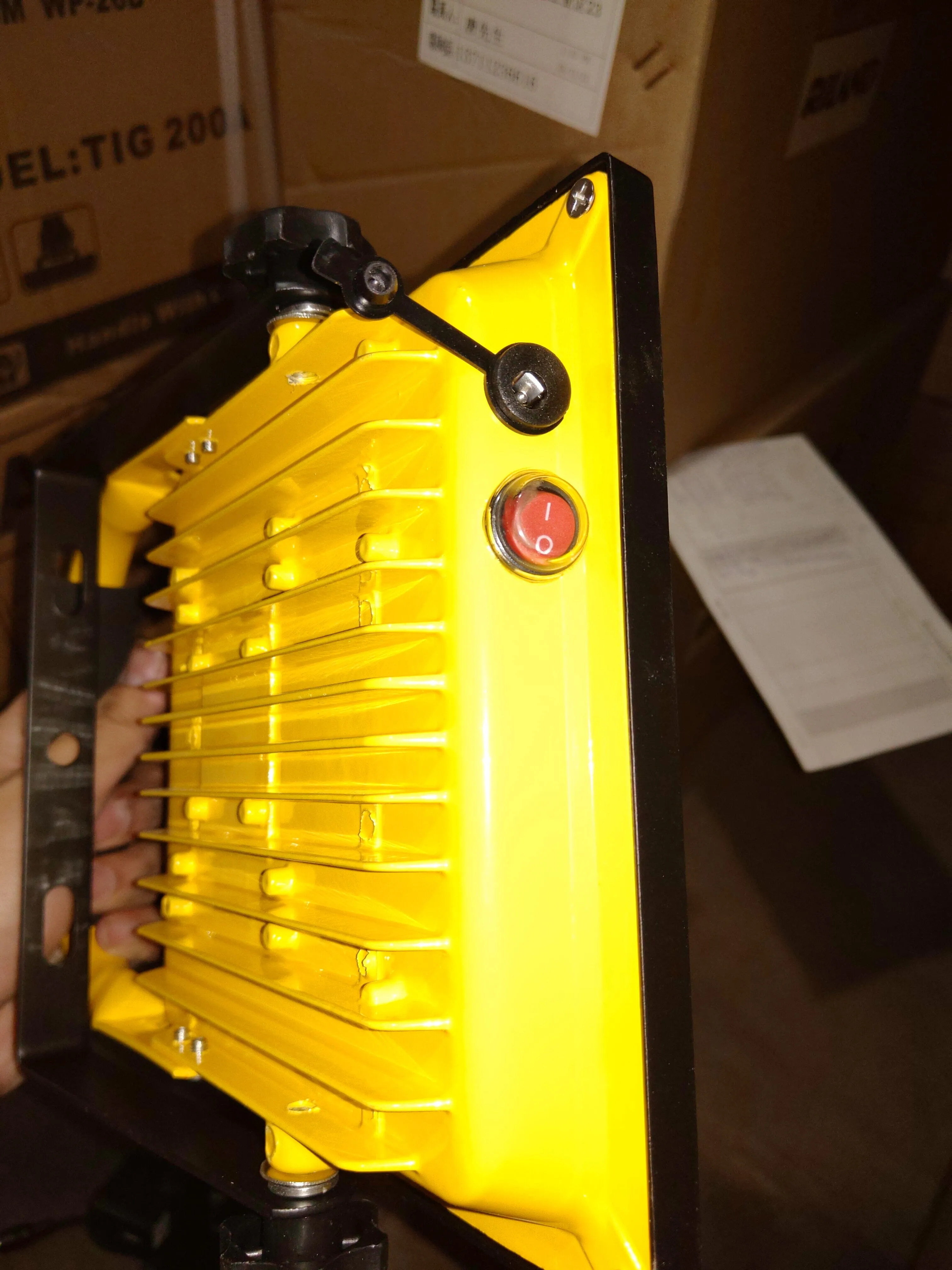 Aiko 20W LED Rechargeable Sport Lamp Flood Light | Model: LED-GYRLF20A2