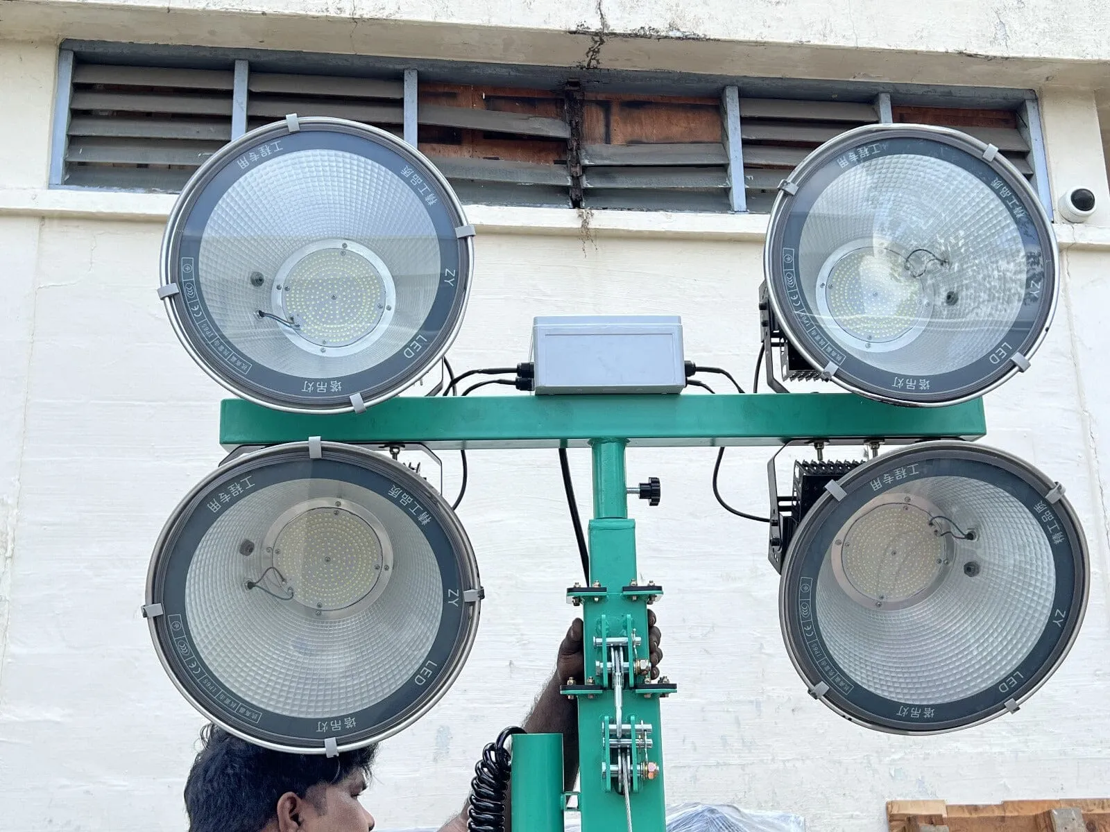 Aiko Tower Light Come with 5KW Generator With Round LED 200Wx4 | Model : CNZM-12-2004