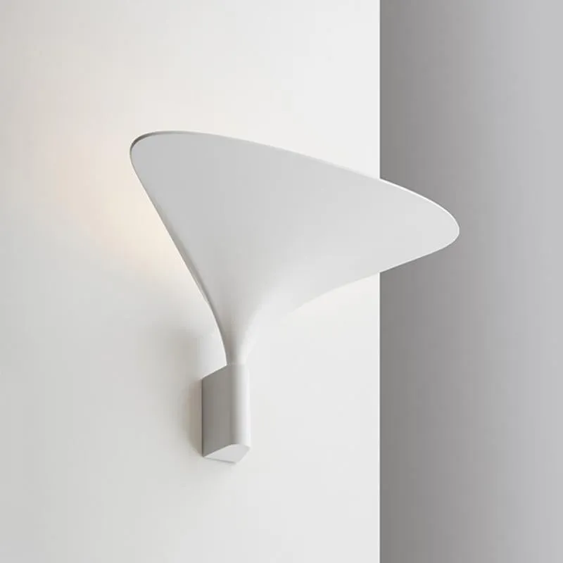 Curved Modern White Wall Light