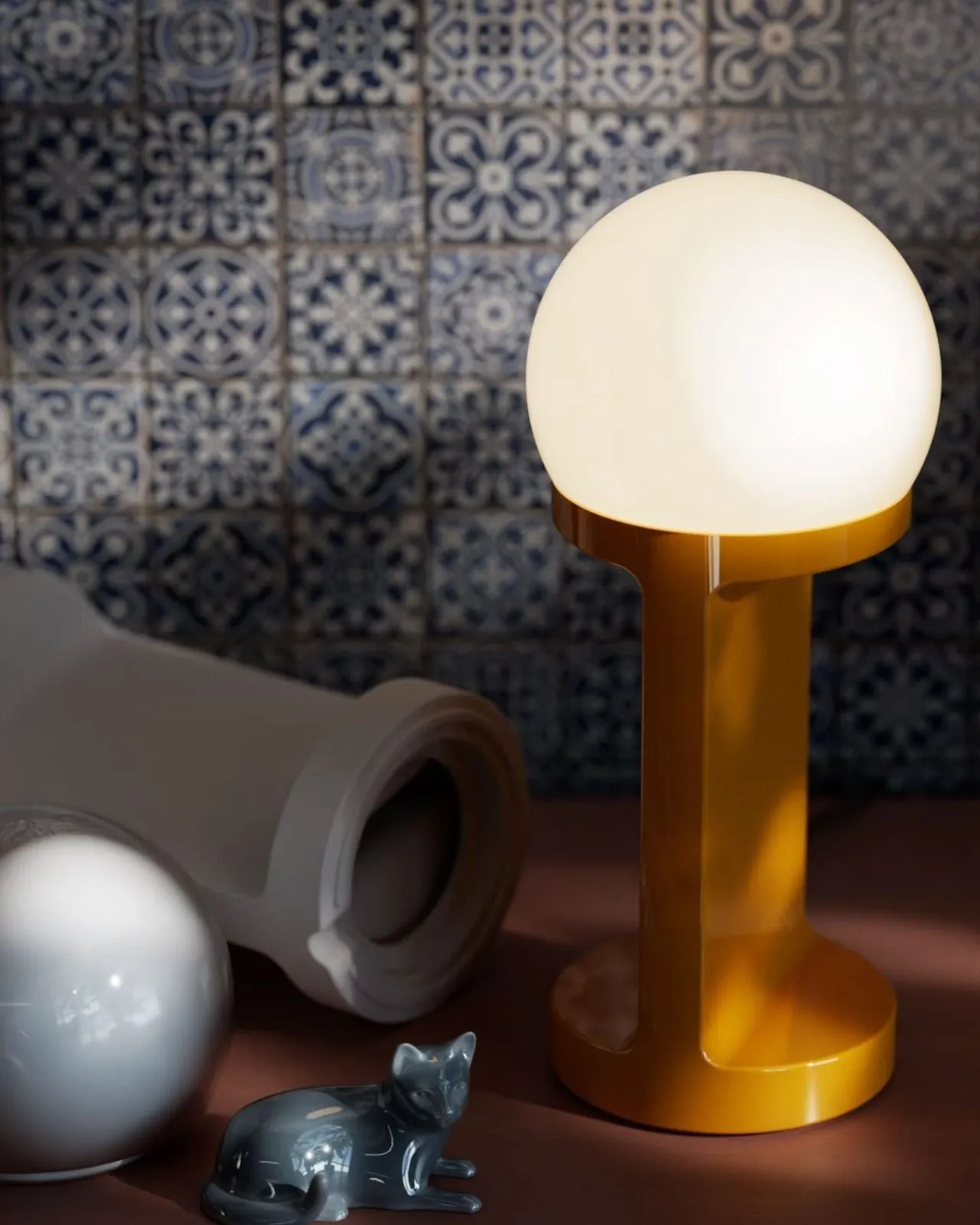Geometric Glossy Ceramic Table Lamp