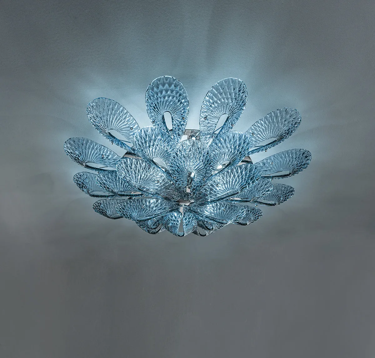 Hand-Blown Exquisite Contemporary Venetian Large Ceiling Lamp With 20 Lights And Murano Glass
