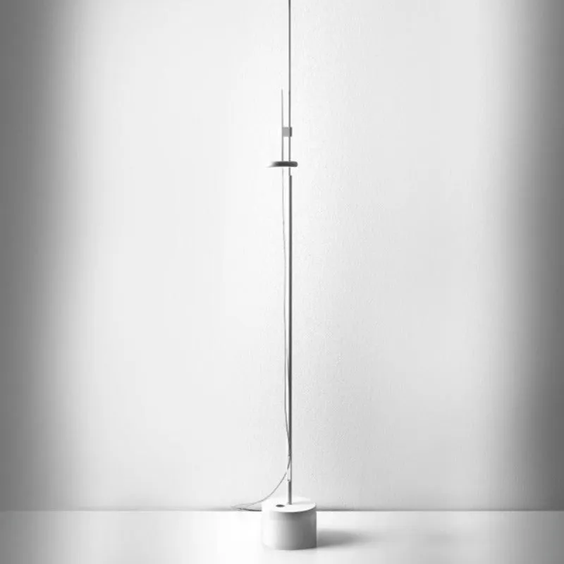 Minimal Adjustable Single Floor Light