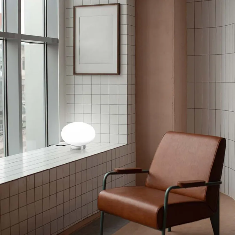 Oval White Glass Table Lamp | Maga