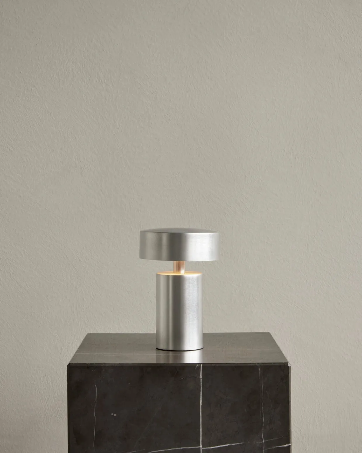 Portable Modern Mushroom Table Lamp | Column