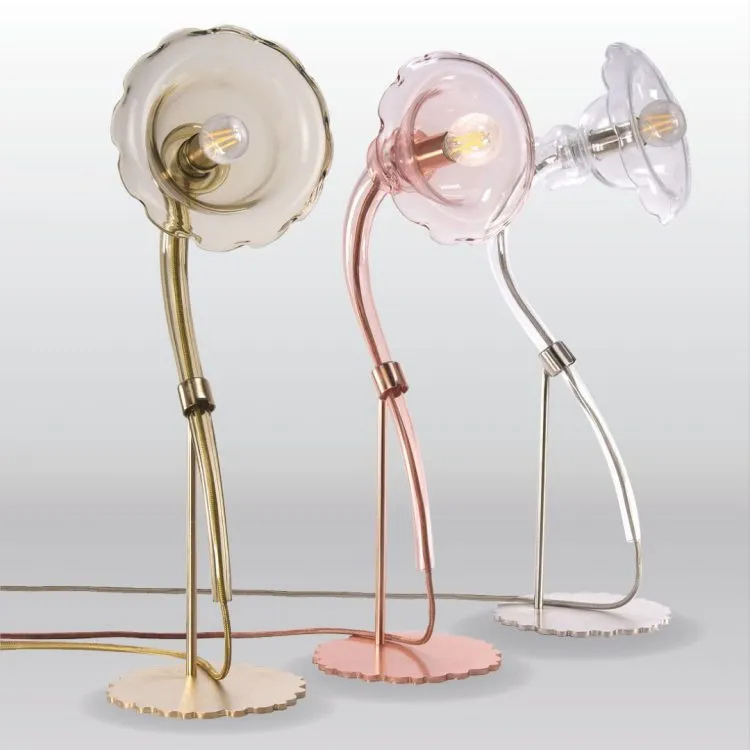 Straw and gold glass table lamp
