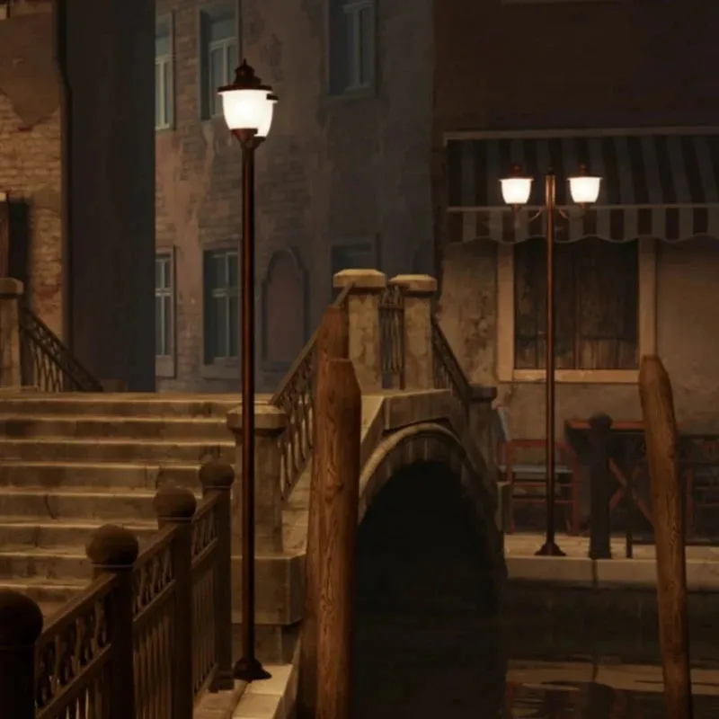 Traditional Italian Double Head Bollard Light