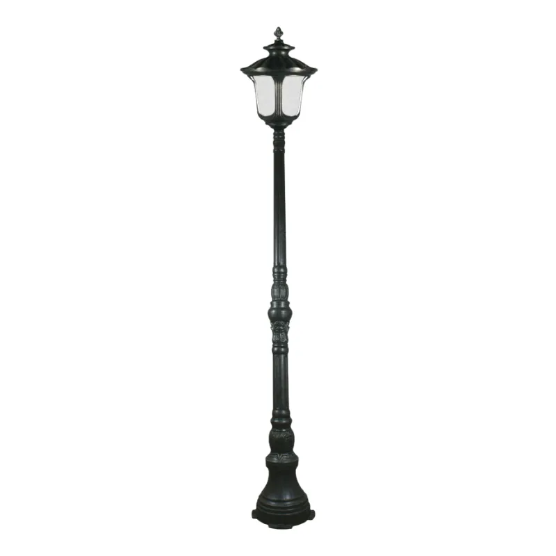 Traditional Style Lamp Post